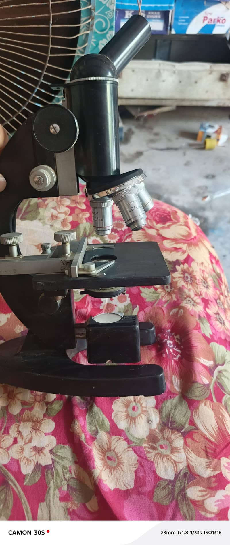 microsope 3