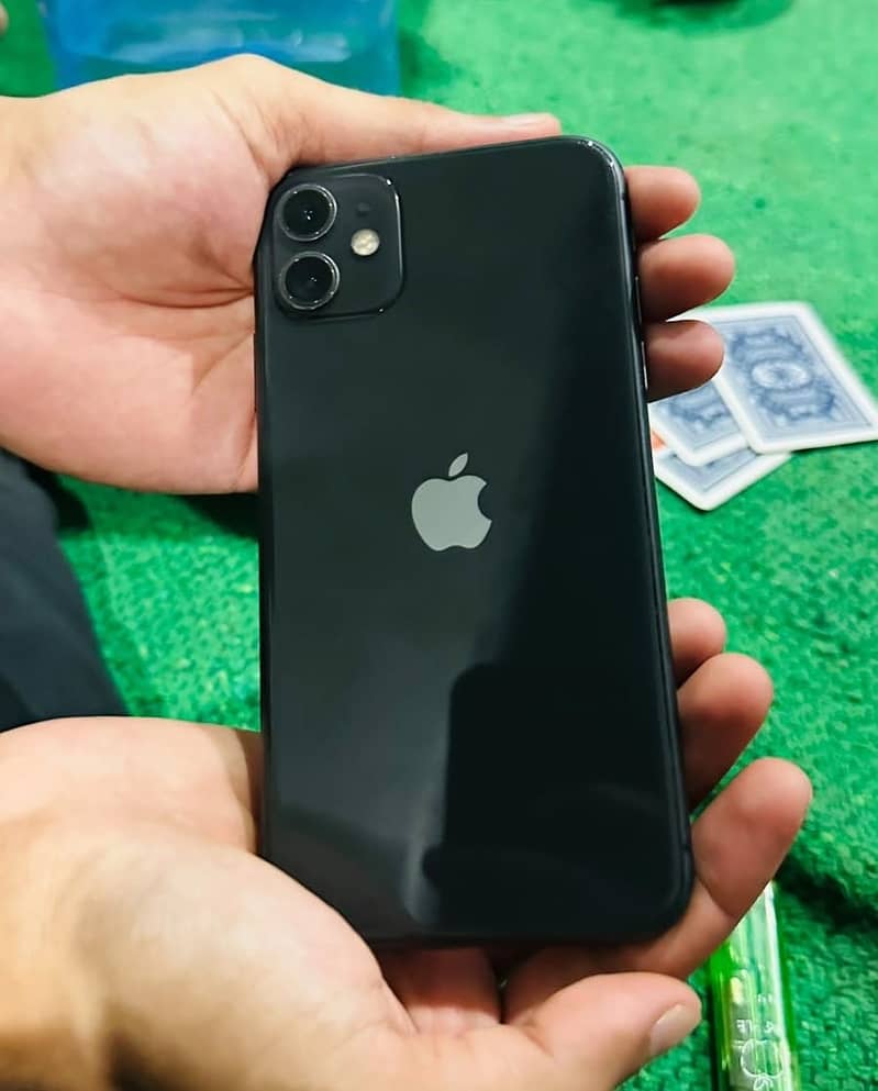 Apple iPhone 11 4