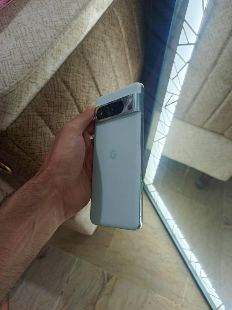 Google Pixel 8 Pro 4