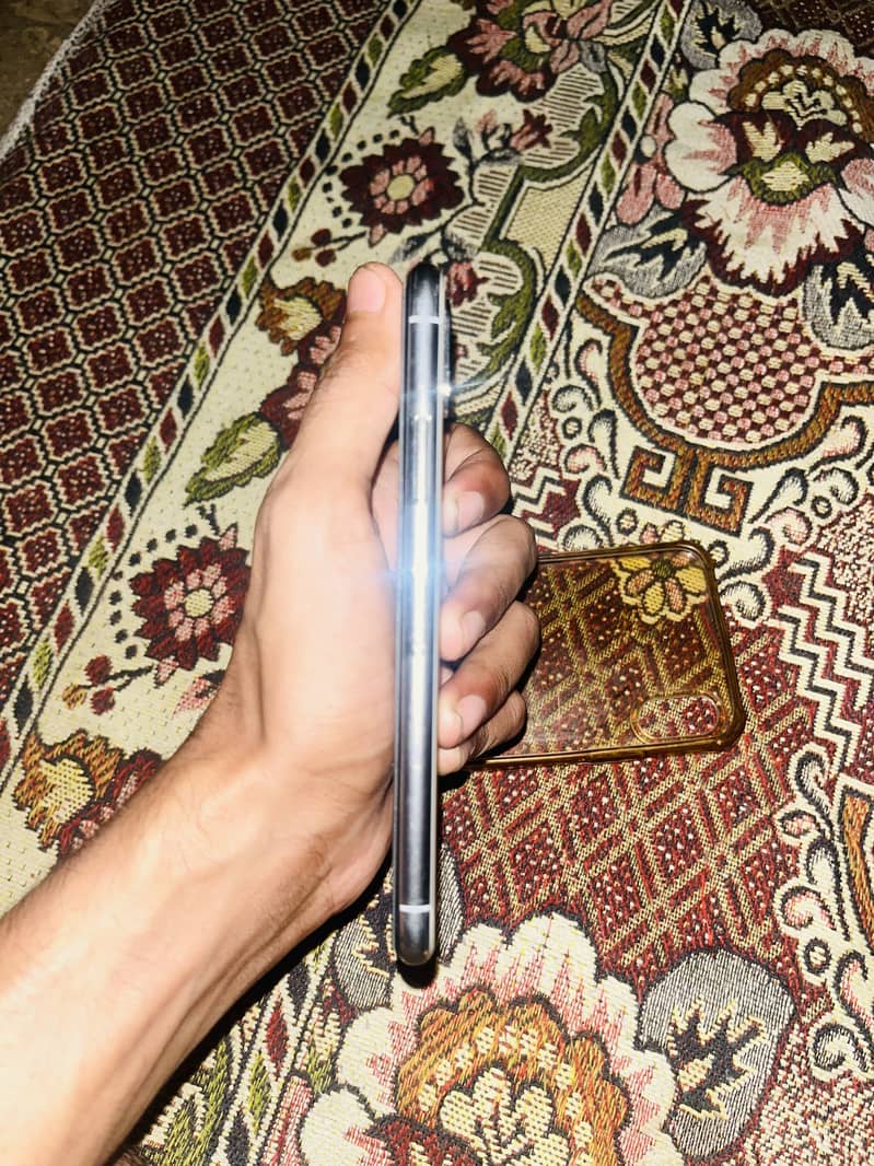 Iphone xs 3