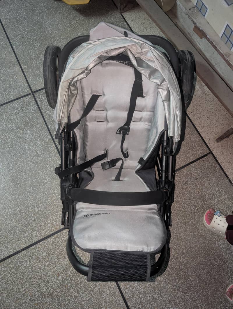 Pram for kid 1