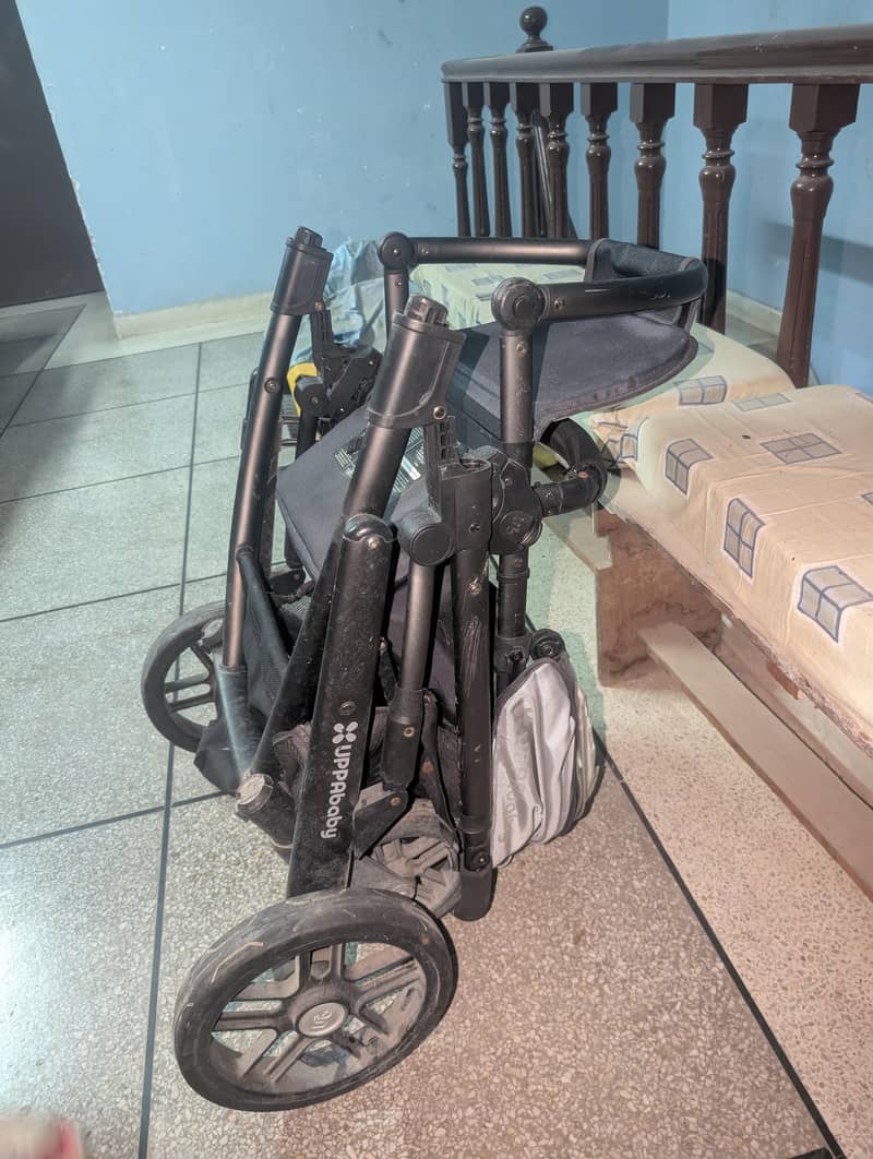 Pram for kid 2