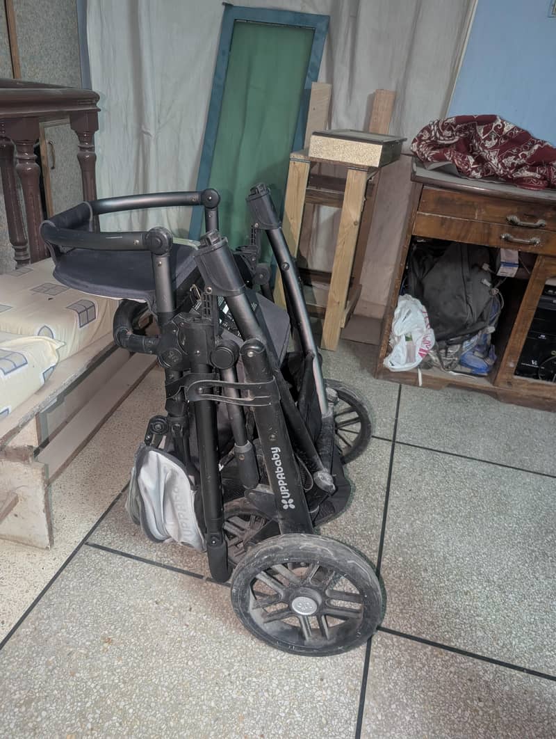 Pram for kid 3