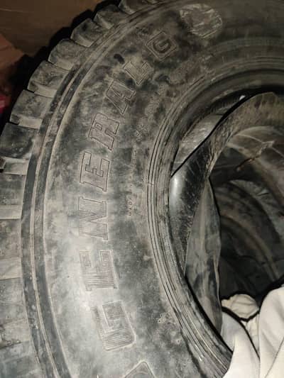 6 Coaster tyre Urgent for sale