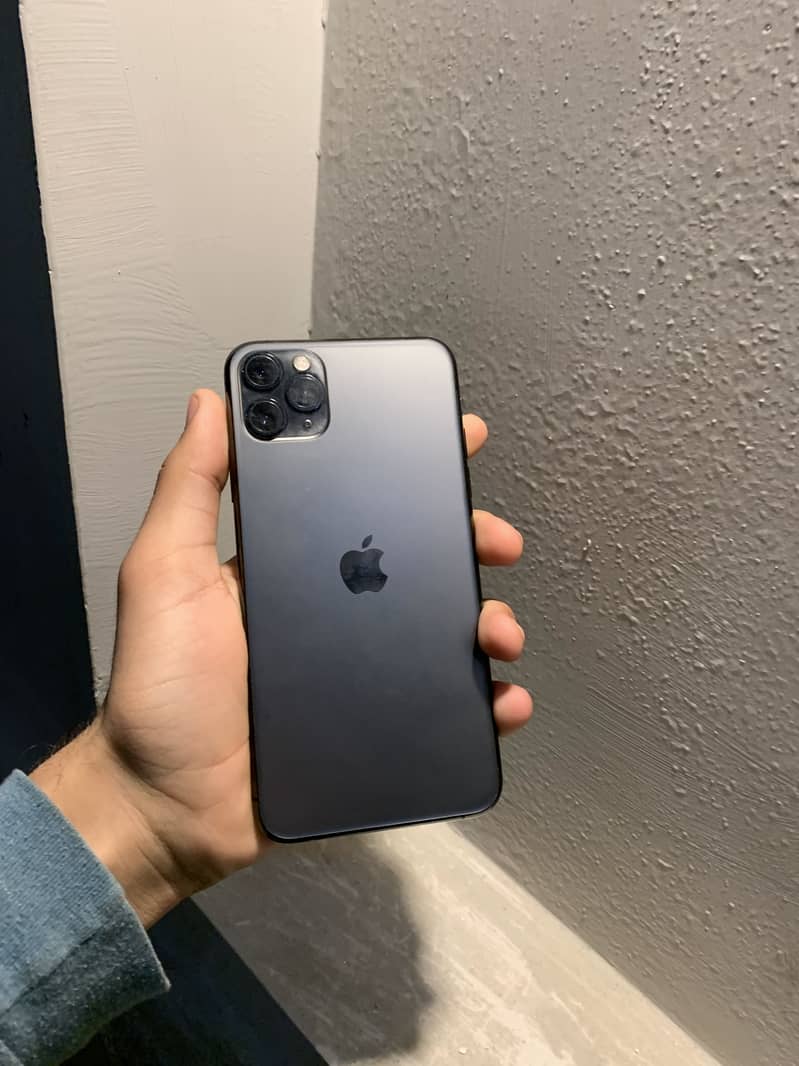 iPhone 11 Pro Max 0