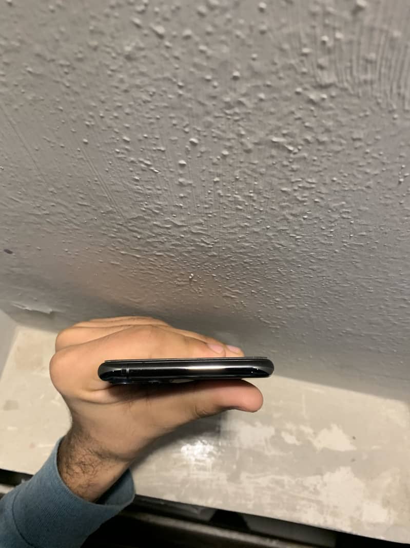 iPhone 11 Pro Max 1