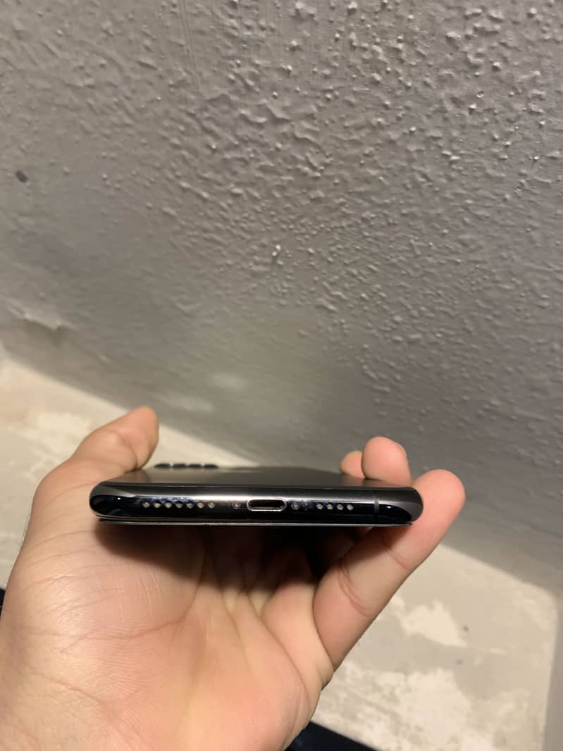 iPhone 11 Pro Max 2