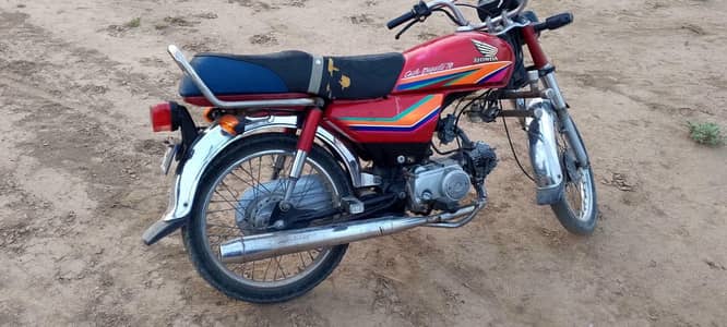 cd 70 modal 11 one hand used condition 10/9 all Punjab number