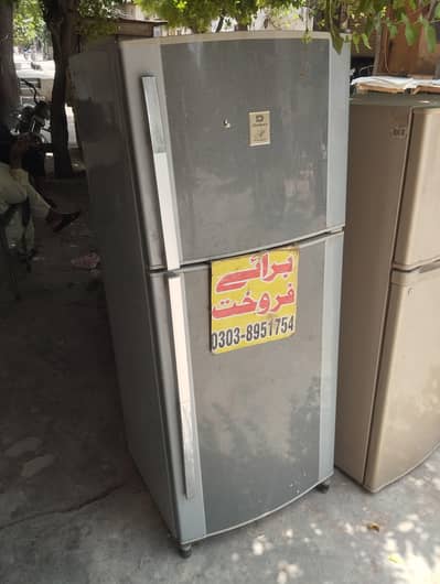 achi condition me frige forsale location FAISALABAD fwara chowk