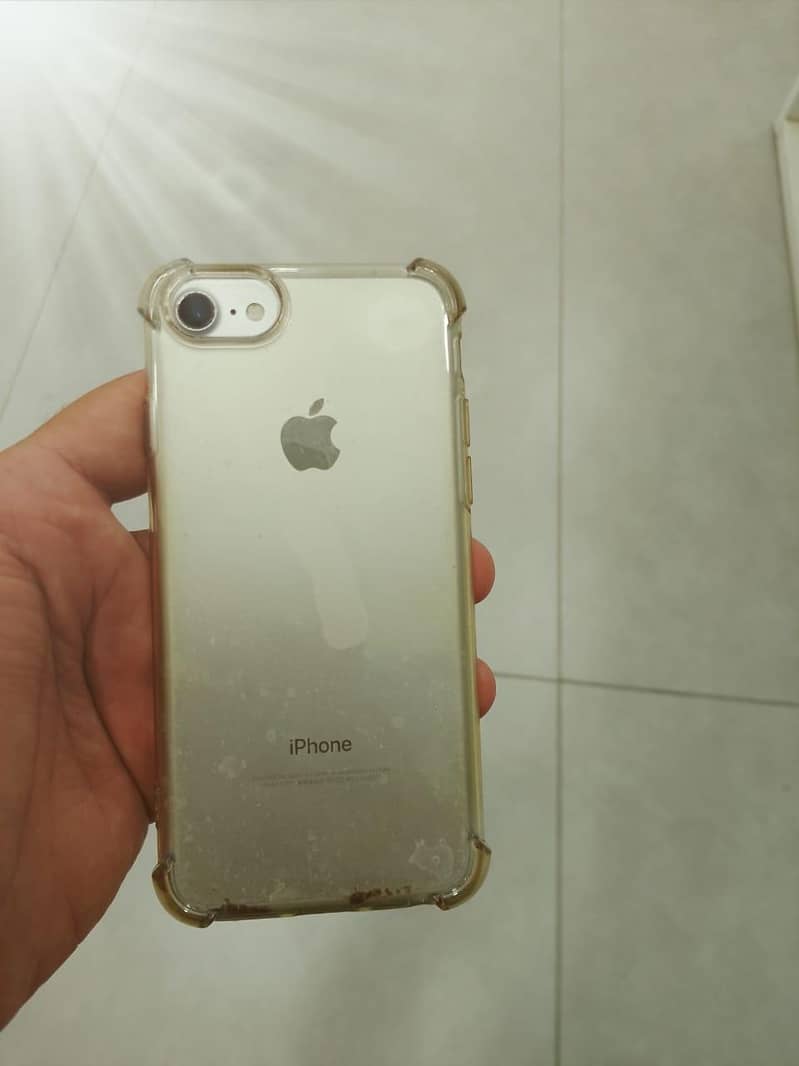 Apple iPhone 7 1