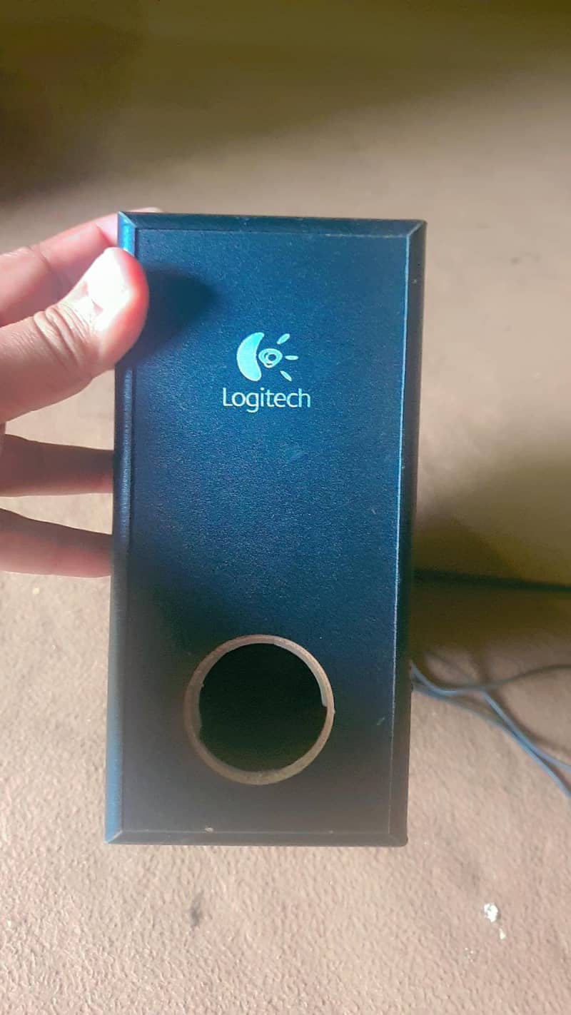 Logitech Baser with two speakers 1
