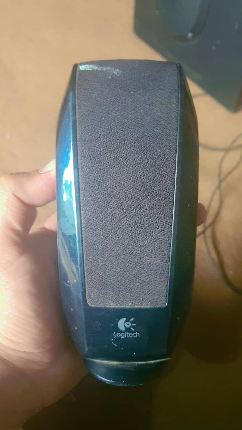 Logitech Baser with two speakers 2