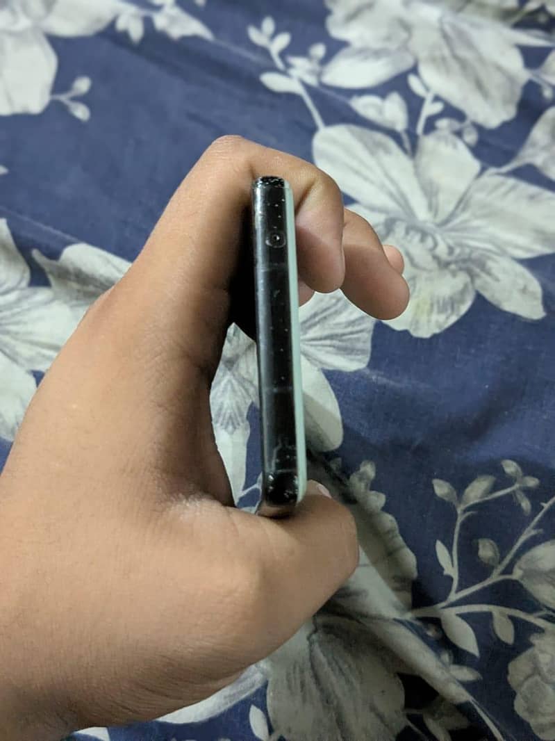 Pixel 6a 3