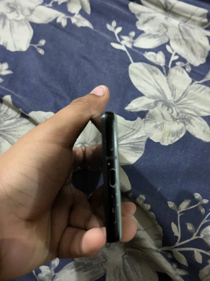 Pixel 6a 4