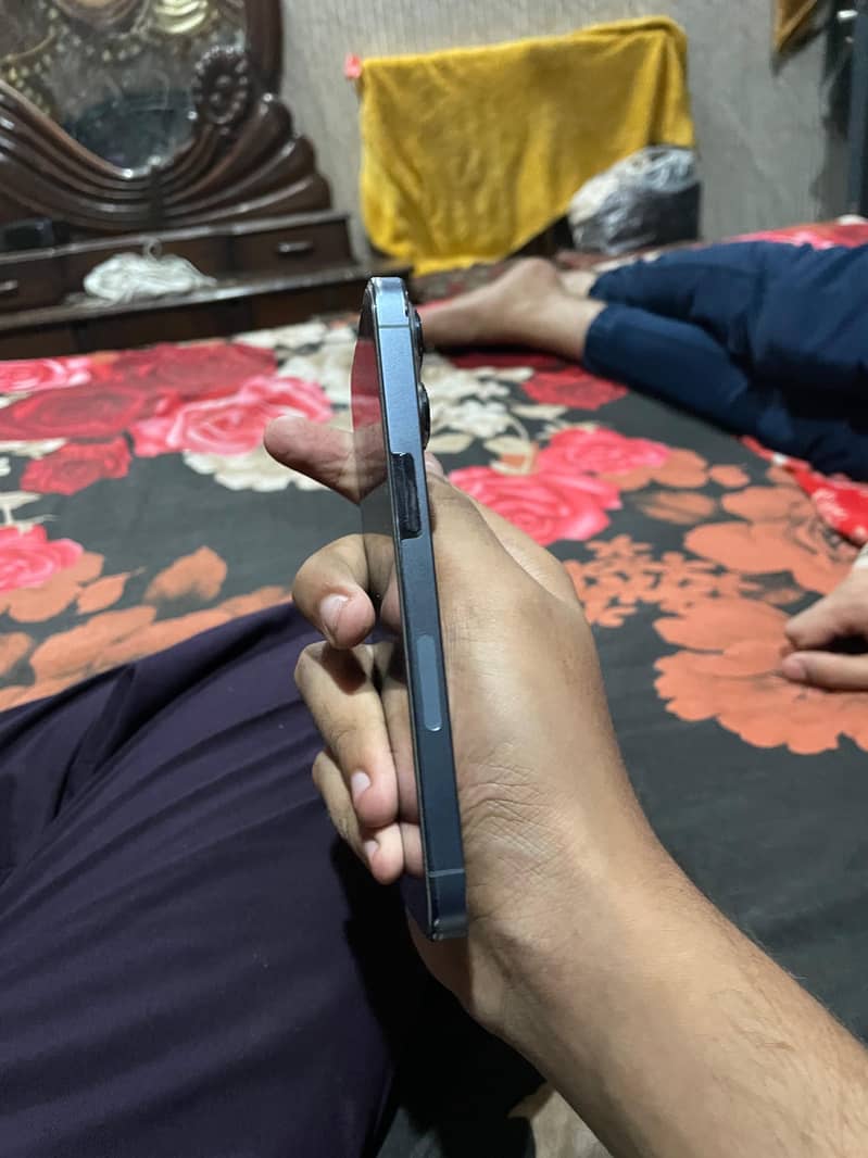 iphone 13 pro 2