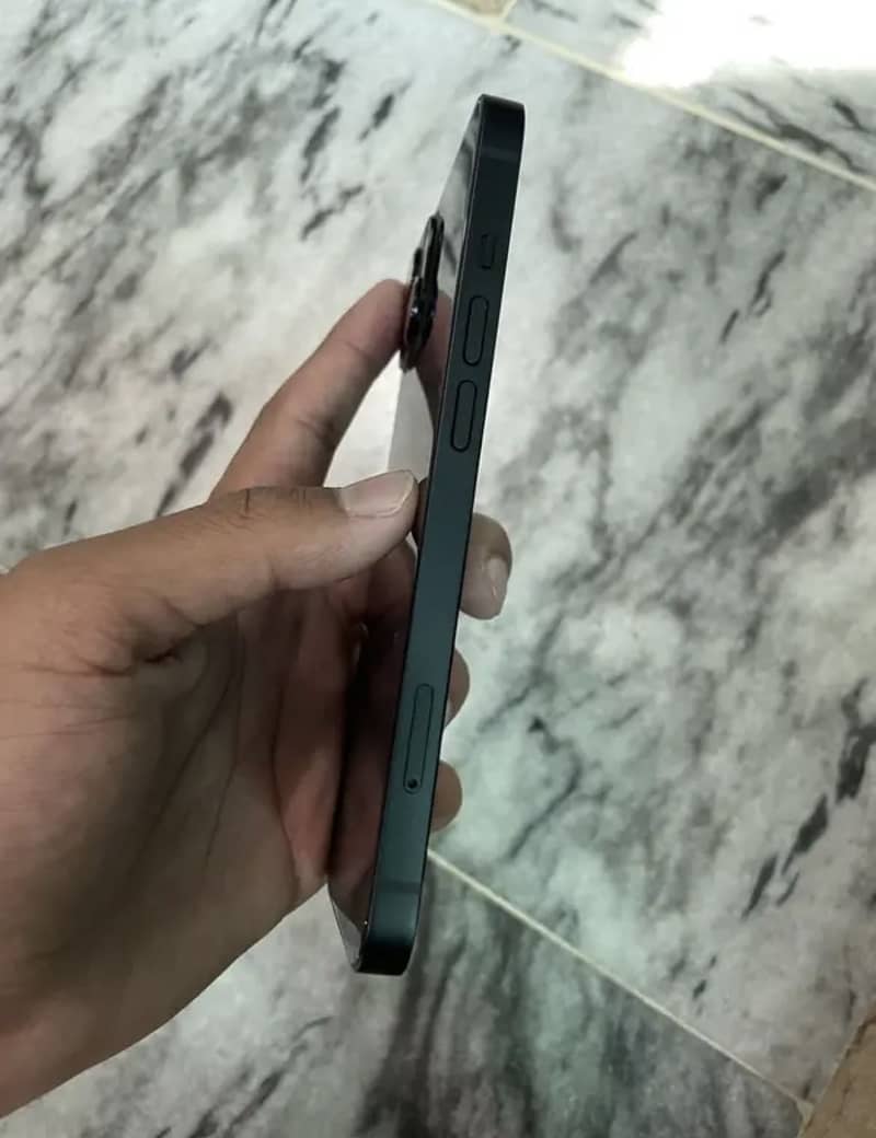 Apple iPhone 13 1