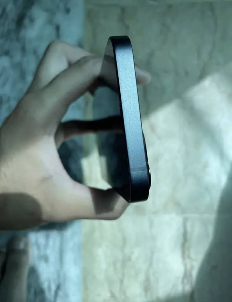 Apple iPhone 13 4