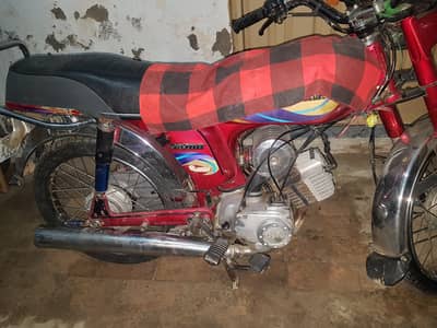 Yahama 2 strock 100cc for sale