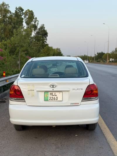 Toyota Platz 2004