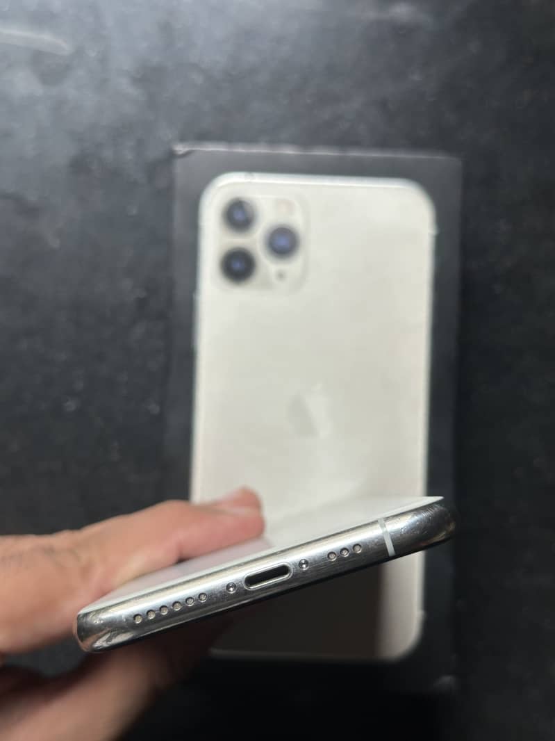 iPhone 11 Pro 8