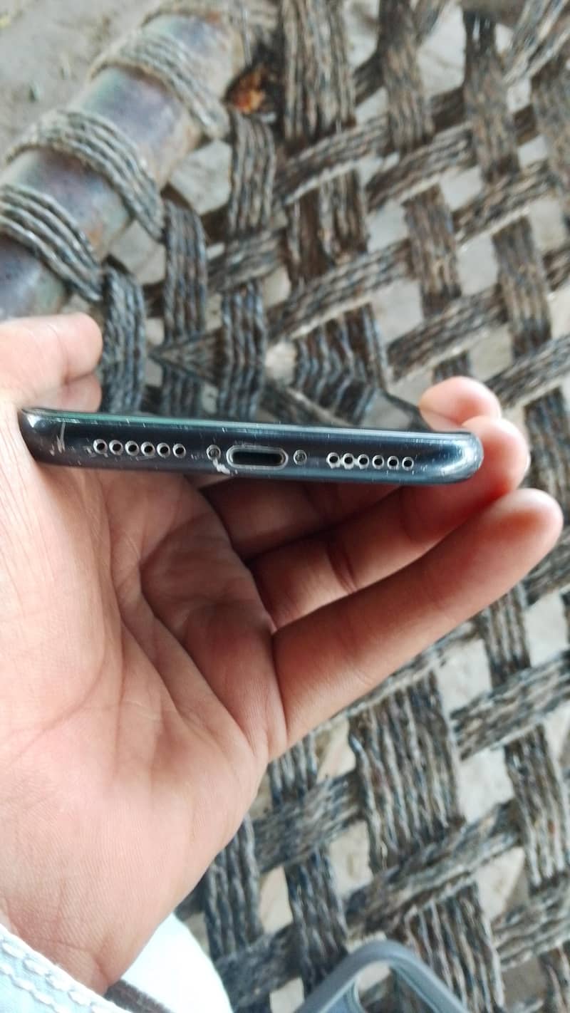 Apple iPhone XR 1