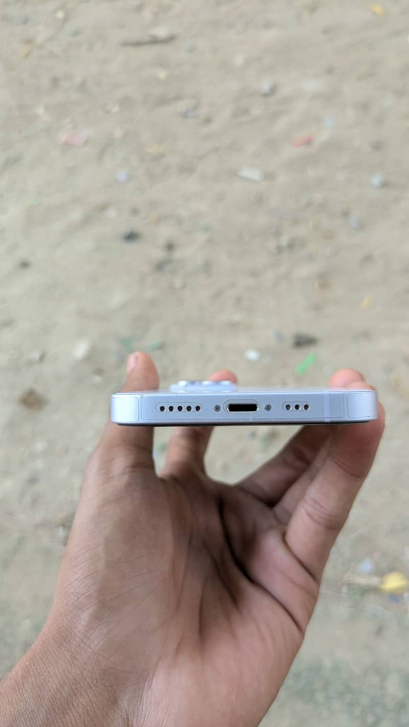 iPhone 14 4
