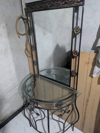 Dresser, metal dresser, dressing table, metal dressing table