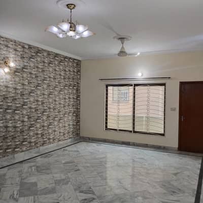 10 Marla Single Story House For Sale
