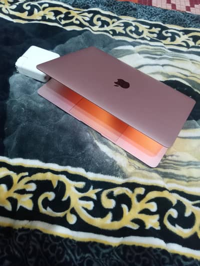 MacBook air 2019 16gb 512gb SSD 13.4inch retina screen