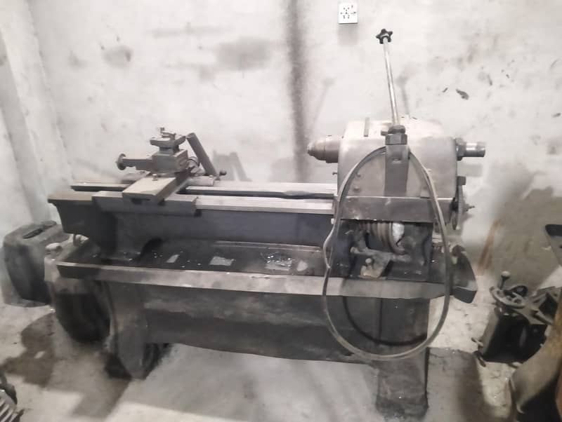 Lathe machine 0