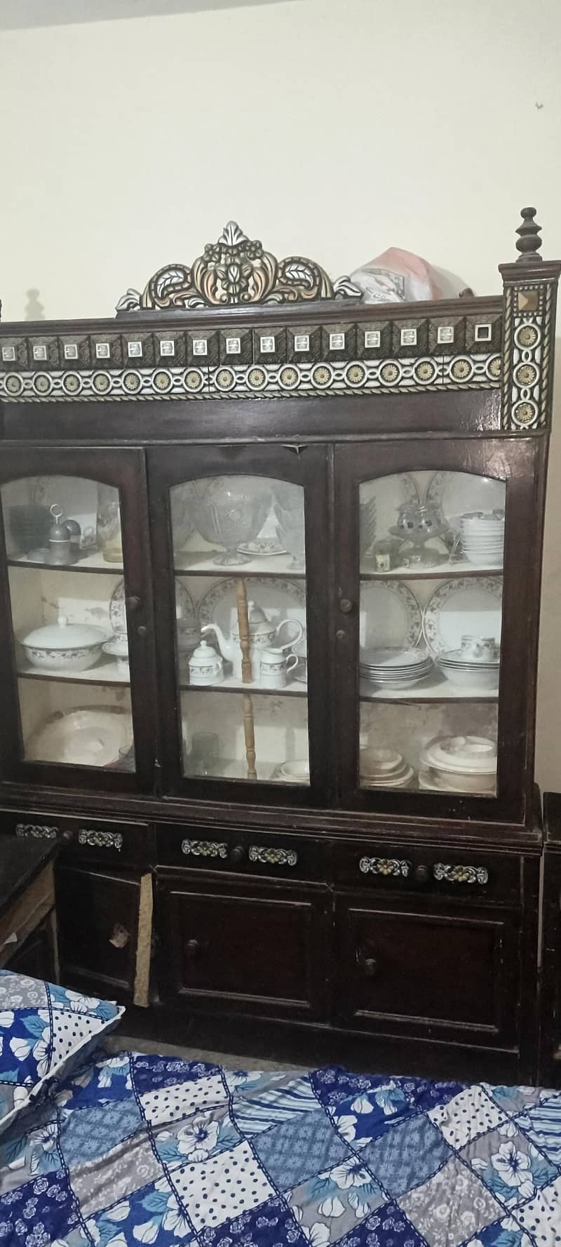 showcase and dressing table 1