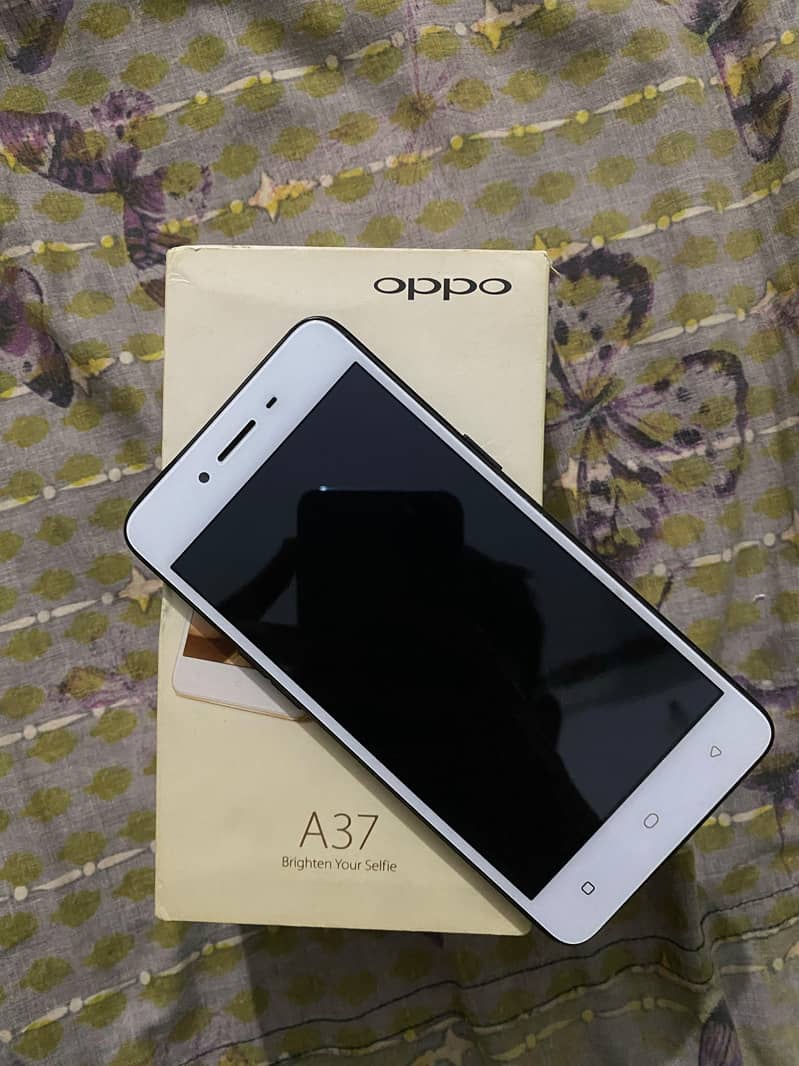 OPPO A37 2