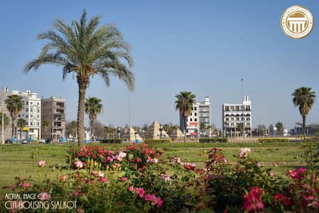 Park Facing 1.66 Marla Commercial plot for sale FF block