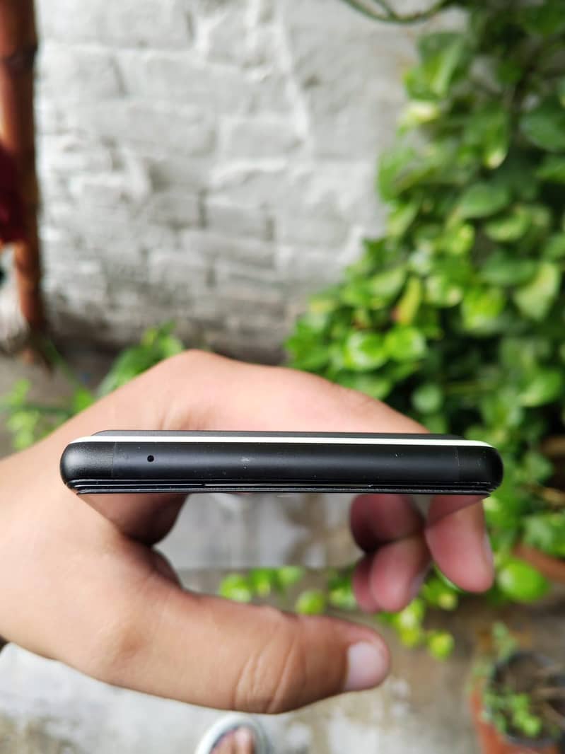 Google Pixel 6 4