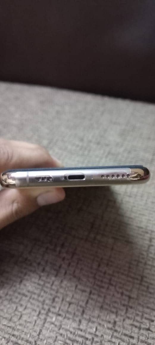 Apple iPhone 11 Pro 2