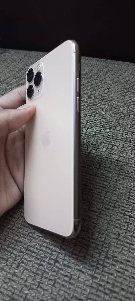 Apple iPhone 11 Pro 3