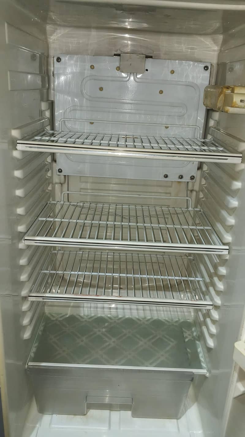 Dawlance fridge 0