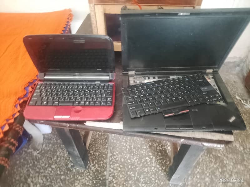 2 laptops 0