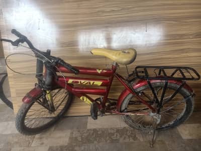 A bycycle with some seat problem but in good condition