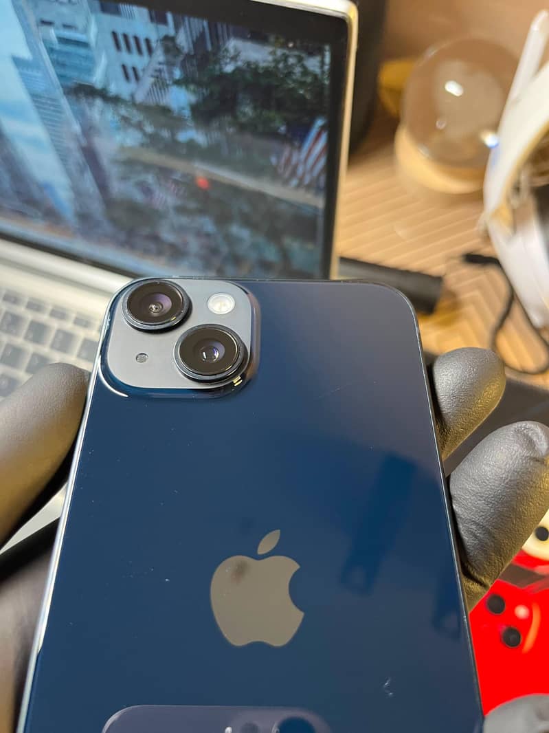 Apple iPhone 13 0