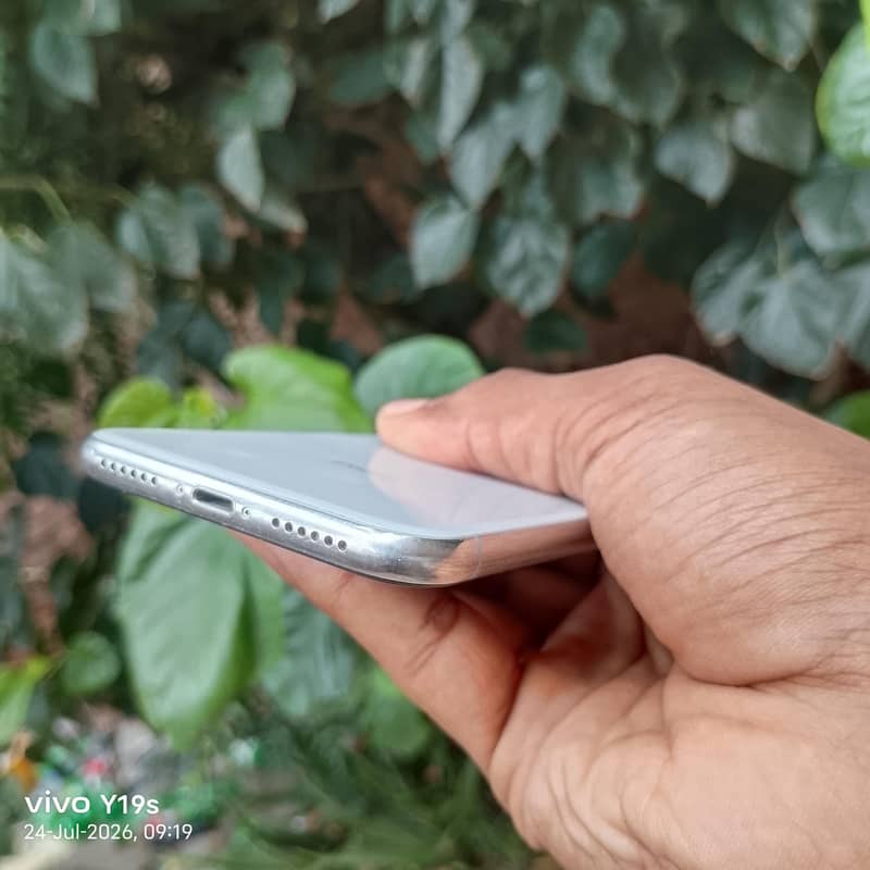 Apple iPhone X 5
