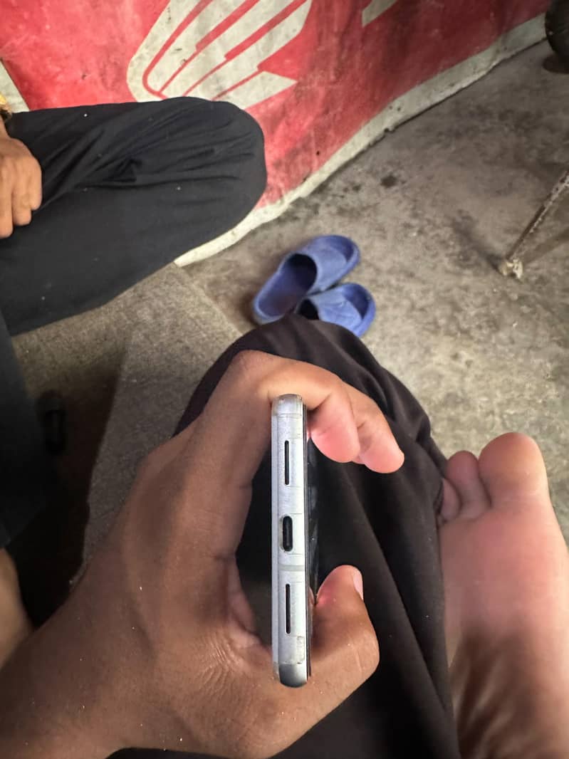 Google Pixel 7 4