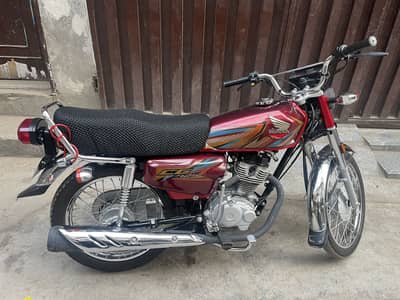Honda 125 like new only 3500km total genuine