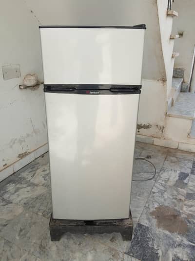 dawlance refrigerator bilkul saaf hi aje tak koi kam ni huwa sab kuchi