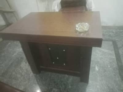 Office Furniture (Exective Chair,Tabels)