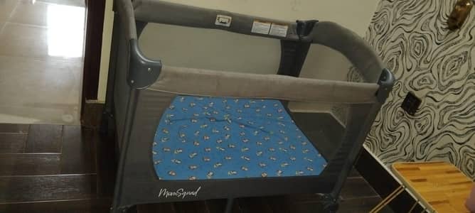 zubaidas baby cot (brand : mom squad)