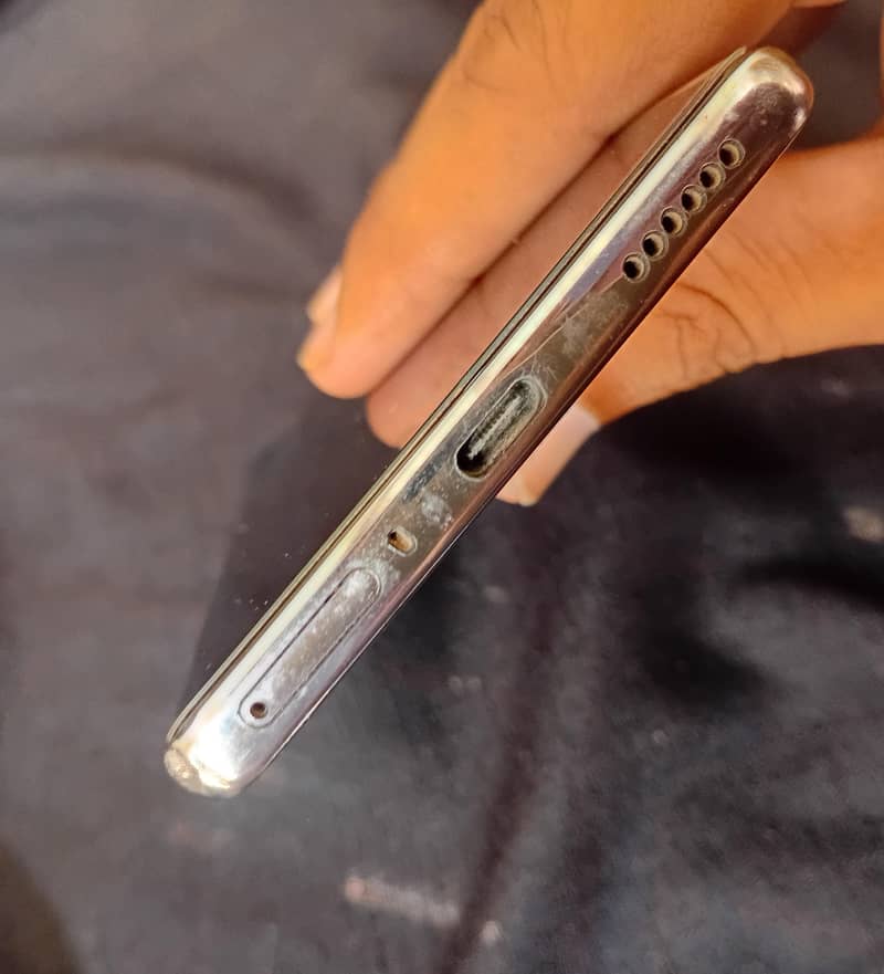 Tecno CAMON 40 Pro 1