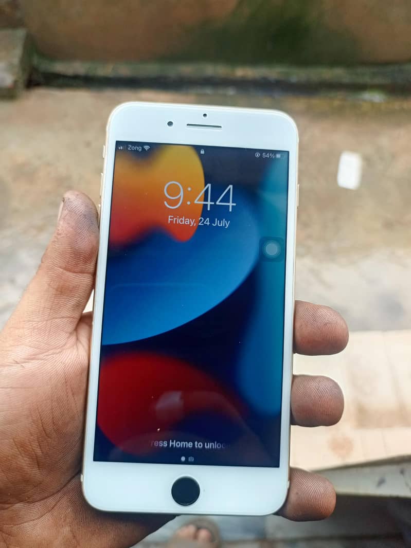 Apple iPhone 7 Plus 1