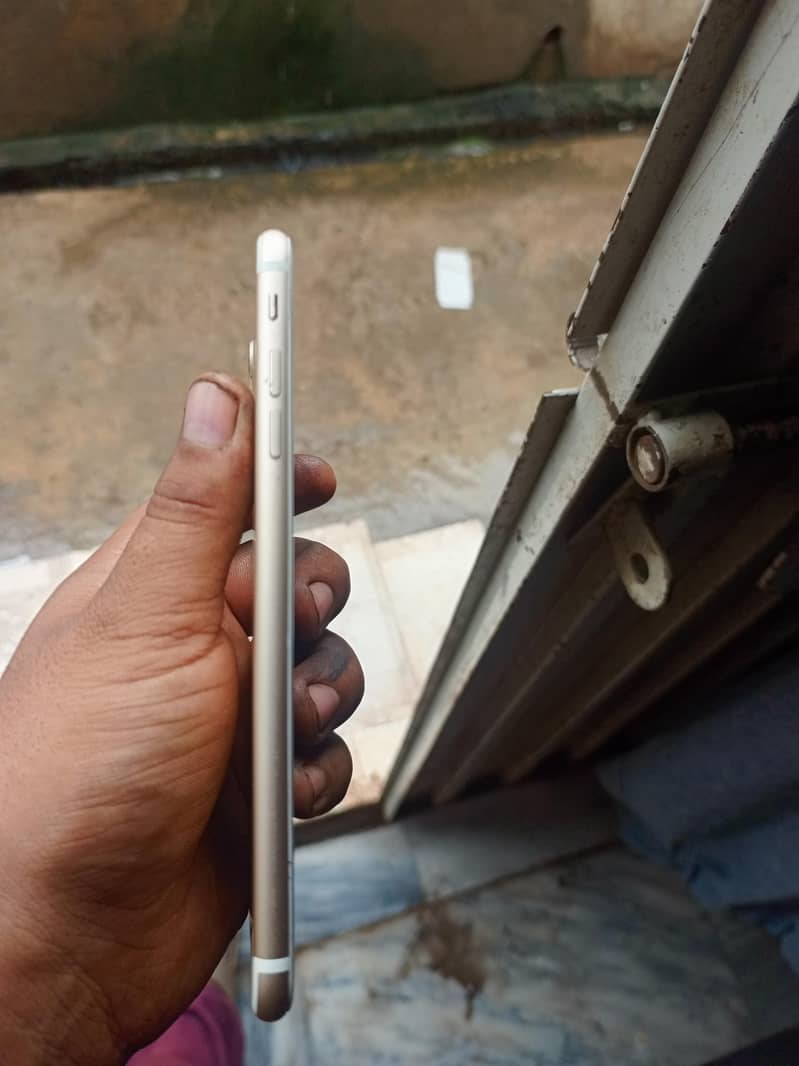 Apple iPhone 7 Plus 2