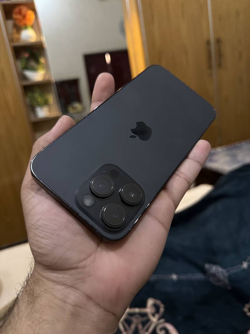 iPhone 14 Pro Max 2